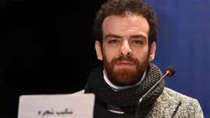 خوانندگی آقای بازیگر در برنامه تلویزیونی از علیرضا قربانی