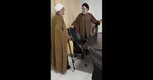 تعارف صندلی و احترام دوطرفه در دیدار خاتمی و حجتی کرمانی